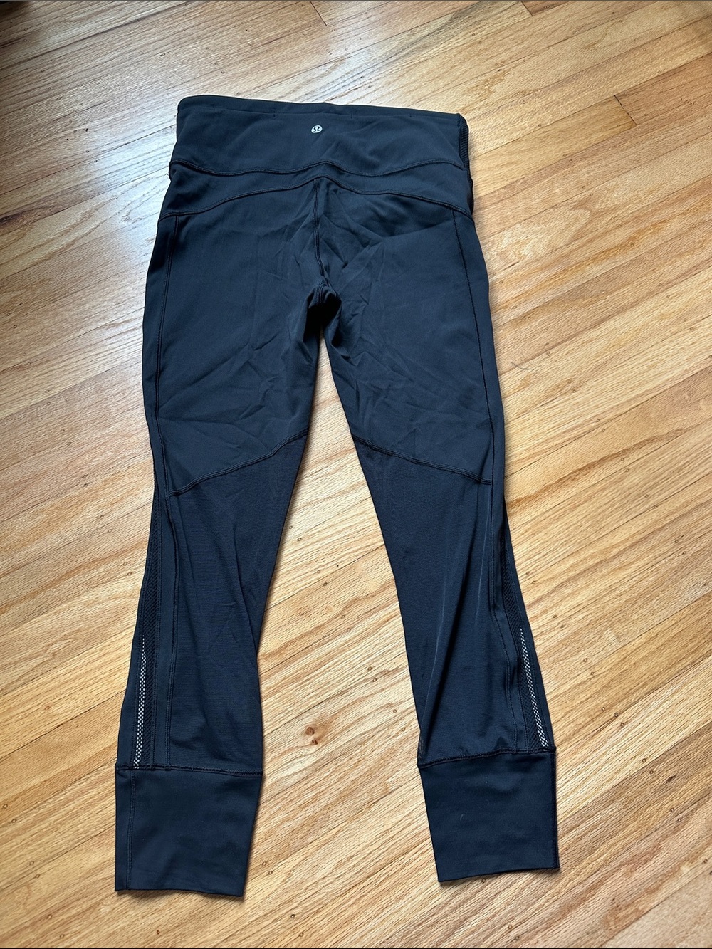 lululemon Black calvesMesh-Panel Leggings size 8!